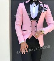 2019 Recién llegado Novio Trajes de esmoquin Padrino de boda de color rosa Solapa enarbolada Mejor traje de hombre Boda para hombre Trajes a medida (Chaqueta + Pantalones + Arco + Chaleco)