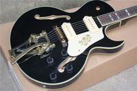Guitarra eléctrica negra de cuerpo hueco personalizada de fábrica con hardware dorado, sistema de trémolo, pastillas P90, se puede personalizar