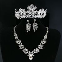 Luxus Bridal Crown Günstige, aber hohe Qualität Sparkle Perlen Kristalle Roayal Hochzeit Kronen Kristall Schleier Stirnband Haarschmuck Party Tiaras