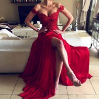 Sexy vestidos de noite vermelho 2018 fora do ombro laço apliquido frisado vestido de baile longo lado slit uma linha vestidos de festa formais