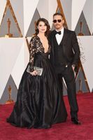 Sexig Deep V Neck Black A Line Prom Klänningar med Illusion Långärmade Lace Oscars 88th Academy Awards Red Carpet Evening Dress