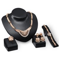 Dubai 18k Gold Anhänger Pfau Schwanz Halskette Sets Mode Afrikanische Diamant Hochzeit Brautschmuck Sets (Halskette + Armband + Ohrringe + Ring)