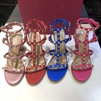 최신 브랜드 디자이너 여성 스터드 샌들 여성 가죽 하이힐 플랫폼 샌들 섹시한 하이힐 6.5cm 9.5cm 패션 리벳 신발