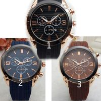 2023 Mens relógios silicone relógio masculino 45mm Esporte militar estilo grande moda preta Dial Big Clock Lunhurwatch de luxo 12366