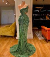 아랍어 섹시한 사냥꾼 녹색 한 어깨 머메이드 댄스 파티 드레스 백리스 스팽글 가운 하이 사이드 스플릿 공식 드레스 파티 가운