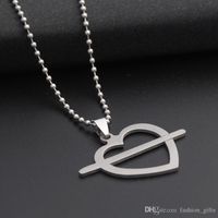 10 pcs acier inoxydable à première vue symbole amour coeur coeur collier de collier de forme cupidité en forme creuse charme bijoux