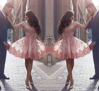 Nowy Dusty Pink Arabski Styl Homecoming Suknie Off Ramiona Koronkowe Aplikacje Czapki Rękawy Krótkie Prom Dresses Backless Cocktail Suknie