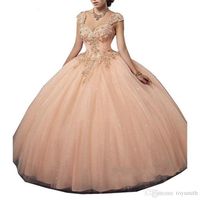 Lyxiga Peach Crystals Ball Gown Quinceanera Klänningar 2019 Sweetheart Straps Tulle Vestidos de 15 Anos Sparkling söt 16 klänning