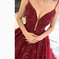 Luksusowe Kryształowe Koraliki Aplikacje Quinceanera Suknie 2019 Puffy Line Red Long Prom Dress Pagewant Suknia Balowa Vestidos DE 15 Años