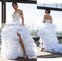 201 Luksusowe suknie ślubne Organza Ruffles Gold Applique Sweep Pociąg Linii Boho Suknie Ślubne Vestido de Novia