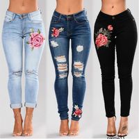 Kadın Elastik Çiçek Jeans Bayan İnce Kot Pantolon Stretch İşlemeli Kot Delik Gül deseni Pantalon Femme 8GIA Ripped