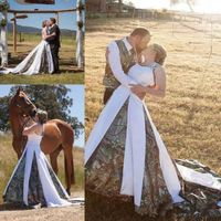2019 Vintage Country Camo Wedding Dresses Halter With Lace Appliques Sweep Train Satin Camouflage Bridal Gowns