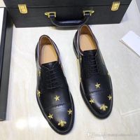 Kaufen Sie im Großhandel Neue Mann Anzug Schuhe 2019 zum Großhandel Neues Design Luxus Echtes Leder Lace Up Moderne Männer Büro Schuhe Party Hochzeit Anzug Formale Schuhe Männliche Kleid Schuhe JS A0066 Von