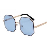 Retro-Sonnenbrille-Frauen Design Sun Gläser für Dame Mode-Legierung Spiegel Weiblich Oculos De Sol Black Sun-Gläser Eyewear Glaslinsen 2019 Neu