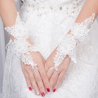 Горячая продажа Кружева Мода Свадебные перчатки Свадебные аксессуары Дешевые бисером аппликация свадебные перчатки Формальная одежда Свадебные перчатки