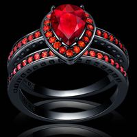Mai dissolvenza doppia cuore Design Design Shape rosso cubic zirconia 2 anelli set regalo di nozze da sposa in oro nero