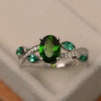 Oval Emerald Gemstone Ring Women' s Light Luxury Lace wi...