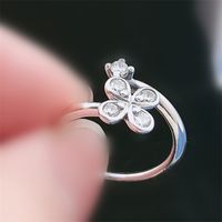 2019 New Winter 100% 925 Sterling Silver europeo Pandora gioielli Four-Petalo fiori Twisted Ring Fashion Charm Ring