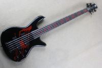 Fábrica Custom 5 cuerdas Guitarra eléctrica negra con patrón rojo, hardware negro, diapasón de palisandro, oferta personalizada
