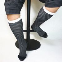 Männer Single Packing Business Socken Vintage Weiche Mesh Nylon Seidensocken Formale Kleidanzug Lange Gestreifte Sheer Leichte Socken
