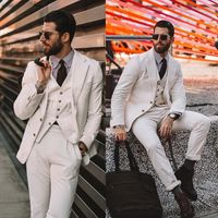 2020 Moda cremoso Homens ternos de três peças entalhado lapela Wedding Designer Smoking Jacket Homens Vest Calças