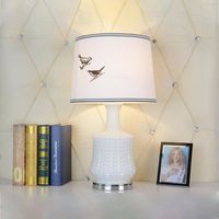 Lámparas de escritorio de bizcocho de dibujo a mano simple Dormitorio Dormitorio Room Habitación Luz Americana País Lámpara de mesa de cristal LR013