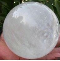 Wholesale Crafts Transshipmen Feng Shui Decoration May Wealth Come Generously to NATNATURAL RAINBOW CLEAR QUARTZ CRYSTAL SPHERE BALL HEALING GEMSTONE