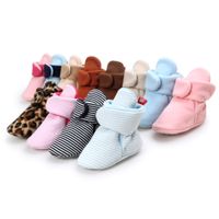 Soft Chaussures nouveau-né Berceau Bottes coton bébé Floor Chaussettes Anti-dérapant