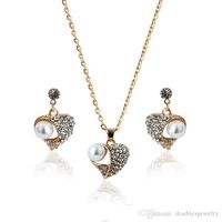 Wholesale 2017 the whole network explosion Peach Pearl Jewelry Set Diamond Jewelry Set European style sweater necklace manufacturers