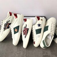 Wholesale Genuine Leather Flats Sneakers Men Women Classic Casual Shoes Python Tiger Bee Flower Embroidered Cock Love Sneakers With Box