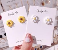 Wholesale NEW Sweet Acrylic Small Daisy Stud Earrings for Women Girls New Flower white and Yellow Earring Wedding Bridal Party Holiday jewelry epacket