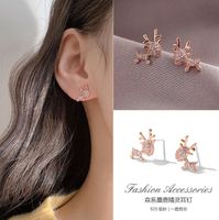 Wholesale 2020 New Rose Golden Crystal Elk Stud Earrings Cute Moose Animal Rhinestone Earring Fashion Jewelry Best Christmas Gifts for Girls