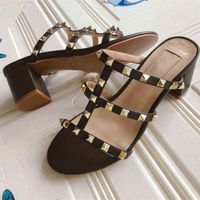 Wholesale 2021 Leather Bottom Sandals Leisure Comfortable Fashion Luxury Strap Rivet cm High Heel And Flat Sandal Black Yellow Nude Slippers