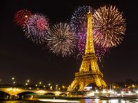 Wholesale Eiffel Tower Paris Fireworks Vinyl Photography Backdrops City Night Lights Kids Photo Booth Backgrounds for Romantic Wedding Studio Props