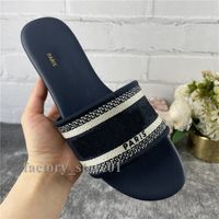 Wholesale Top Quality Paris Womens Slipper Beautiful Scuffs Shoes Summer Beach Slides Attractive Slippers Ladies Flip Flops Loafers Sexy Embroidered