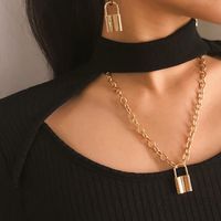 Wholesale Pendant Necklaces Choker Lock Necklace Layered Chain Women Dainty Pearl Adjustable Punk Set For