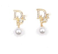 Wholesale Simple women fashion pearl crystal rhinestone eardrop Metal Gold Round double letter earrings for girls lovers jewelry
