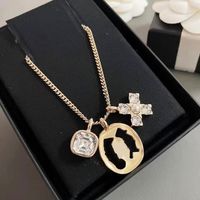 Wholesale Luxury Designer Necklaces With Stamp Generous Diamond Oval Gold Coin Cross Three Accessories Necklace PC36