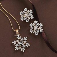 Wholesale Bridal Wedding Jewelry Full Rhinestone Snowflake Stud Earrings Necklace Set Crystal Snow Flower Pendant Necklace for Women Christmas Gift