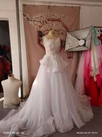 Wholesale Mirusponsawedding New Design Strapless Princess Wedding Dresses Lace Appliques Luxury Wedding Dress Lace Up Back Bridal Gowns Online