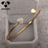 Wholesale Bangle AKOLION Fashion Accessory Love Shaped Bracelet With Gold Color Bangles And Two Peach Hearted Jewelry Elegant Wedding Gift