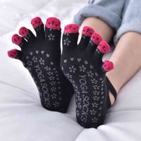 Wholesale 1 Pair Sports Five Toe Breathable Cotton Yoga Socks For Balle Barefoot workout Dance Pilates Fitness Sportswear With Grips
