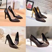 Wholesale Hot Sale Letter Bow Knot High Heel Shoes Women Runway Pointed Toe Low Heel Shoes Woman Gladiaor Sandals Lady Brand Flat Shoes1