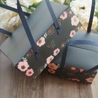 Wholesale 2 Size Pink Flower dark blue Style Paper Box with Handle Roll Cake Candy Cookie Gift Packaging Wedding Use1
