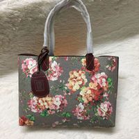 Wholesale Handbag Tote Bag Handbags Women Luxurys Designers Totes purse multi pochette styles made of leather g019
