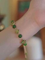 Wholesale Light luxury green chalcedony four leaf clover Bracelet female lucky minority dign feeling net red and white new simple transport