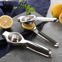 Wholesale Portable Multifunctional Mini Stainless Steel Lemon Orange Squeezer Juicer Hand Citrus Juicer Press Squeeze Vegetable juice Tools Gift