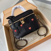 GAME ON VANITY PM BB M57482 Womens Mini CrossBody Handbags Leather Black White Canvas Flowers Heart Chain Bags Lady makeup bag M45165 m57118