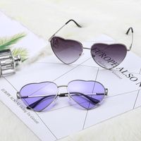 Wholesale Sunglasses Women Men Vintage Retro Sun Glasses For Female Male Brand Designer Love Heart Shaped Candy Girls Uv400