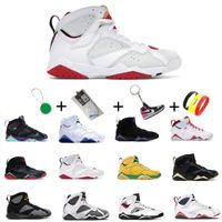 Wholesale Top Fashion Jumpman Basketball shoes s High Men Women OG University blue Fearless Obsidian UNC Banned Bred Toe Chicago Red Sport Eur With Socks Tag Bracelet
